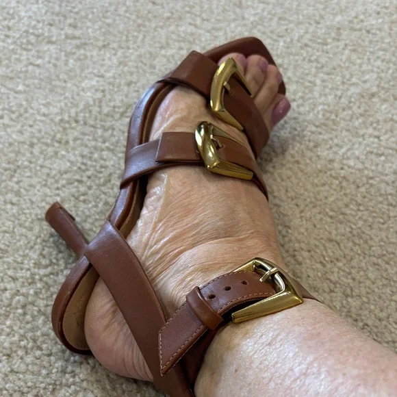 Vince Camuto Women's Caramel Brown Sandals - Picture 5 of 12
